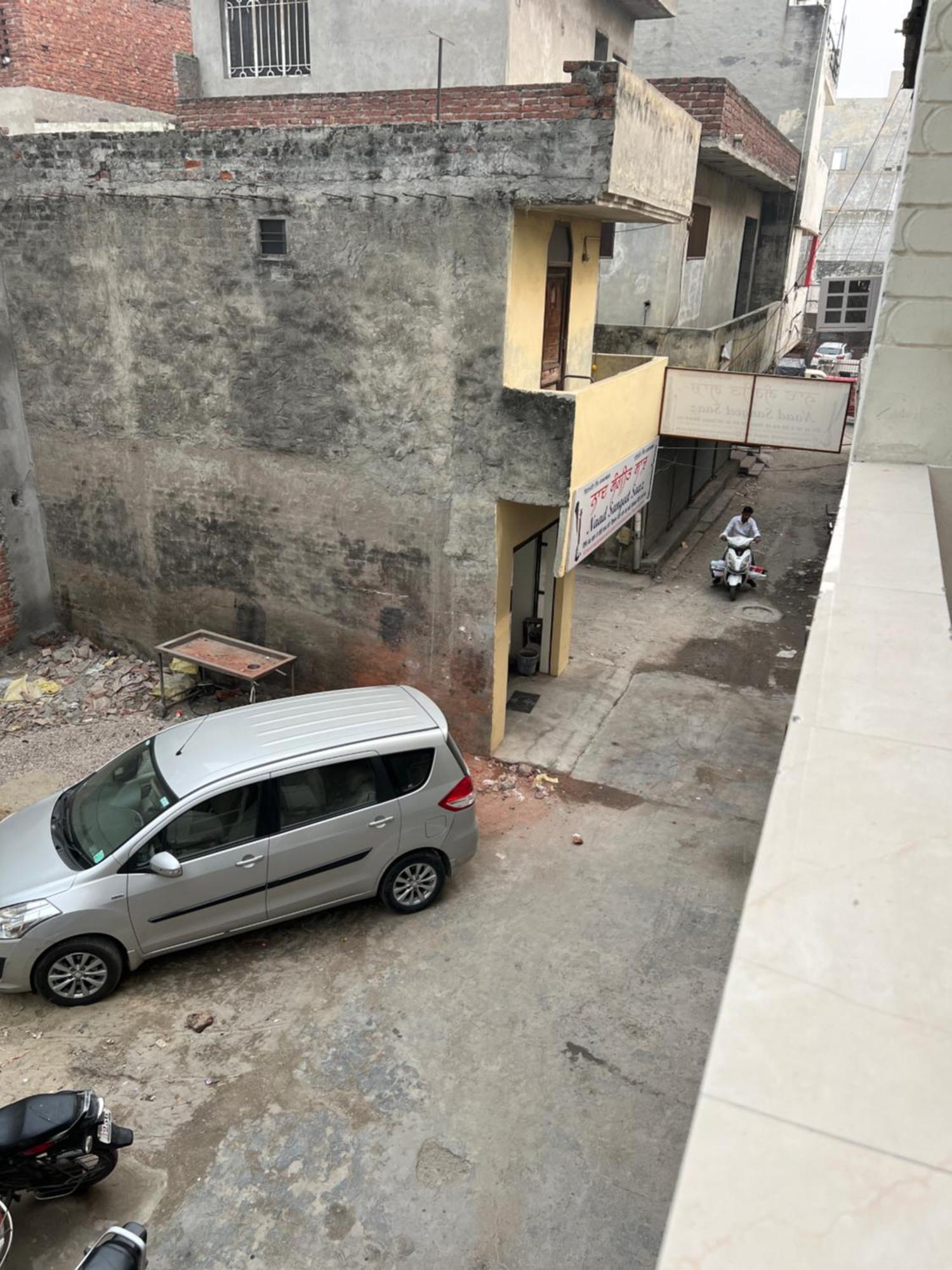 Raja Guest House -- Jalandhar Railway Station -- For Family, Couples, Travellers Dış mekan fotoğraf