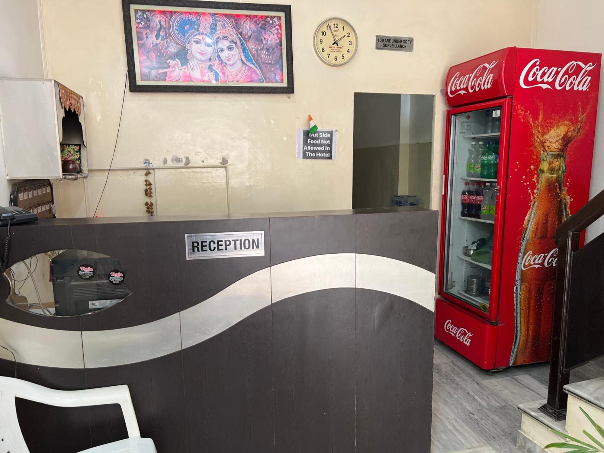 Raja Guest House -- Jalandhar Railway Station -- For Family, Couples, Travellers Dış mekan fotoğraf
