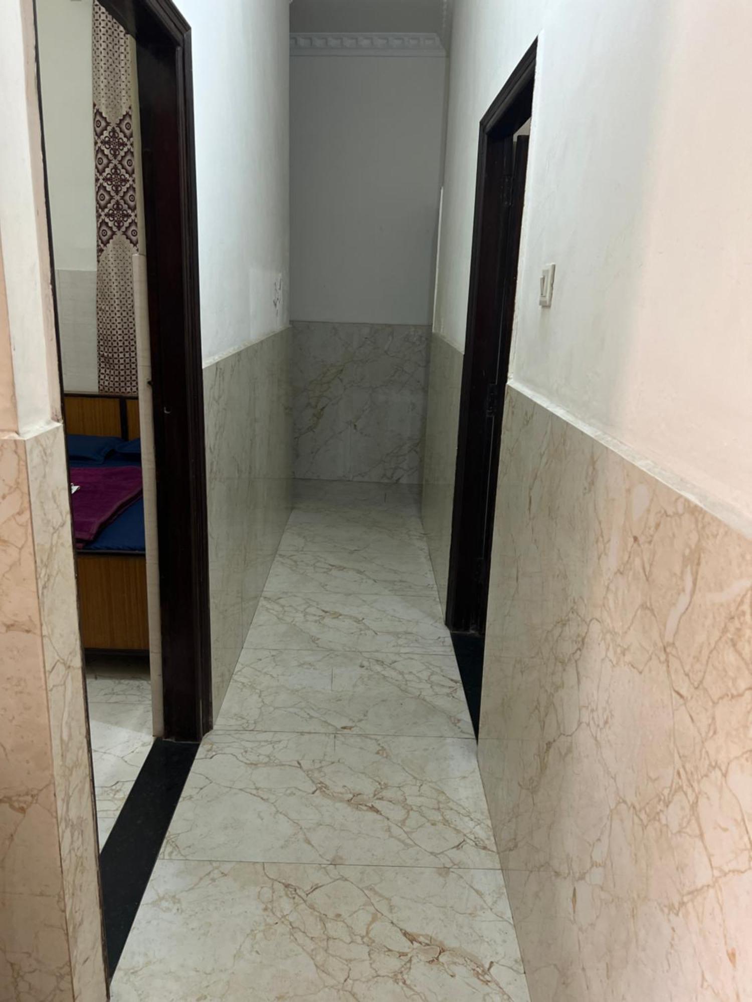 Raja Guest House -- Jalandhar Railway Station -- For Family, Couples, Travellers Dış mekan fotoğraf