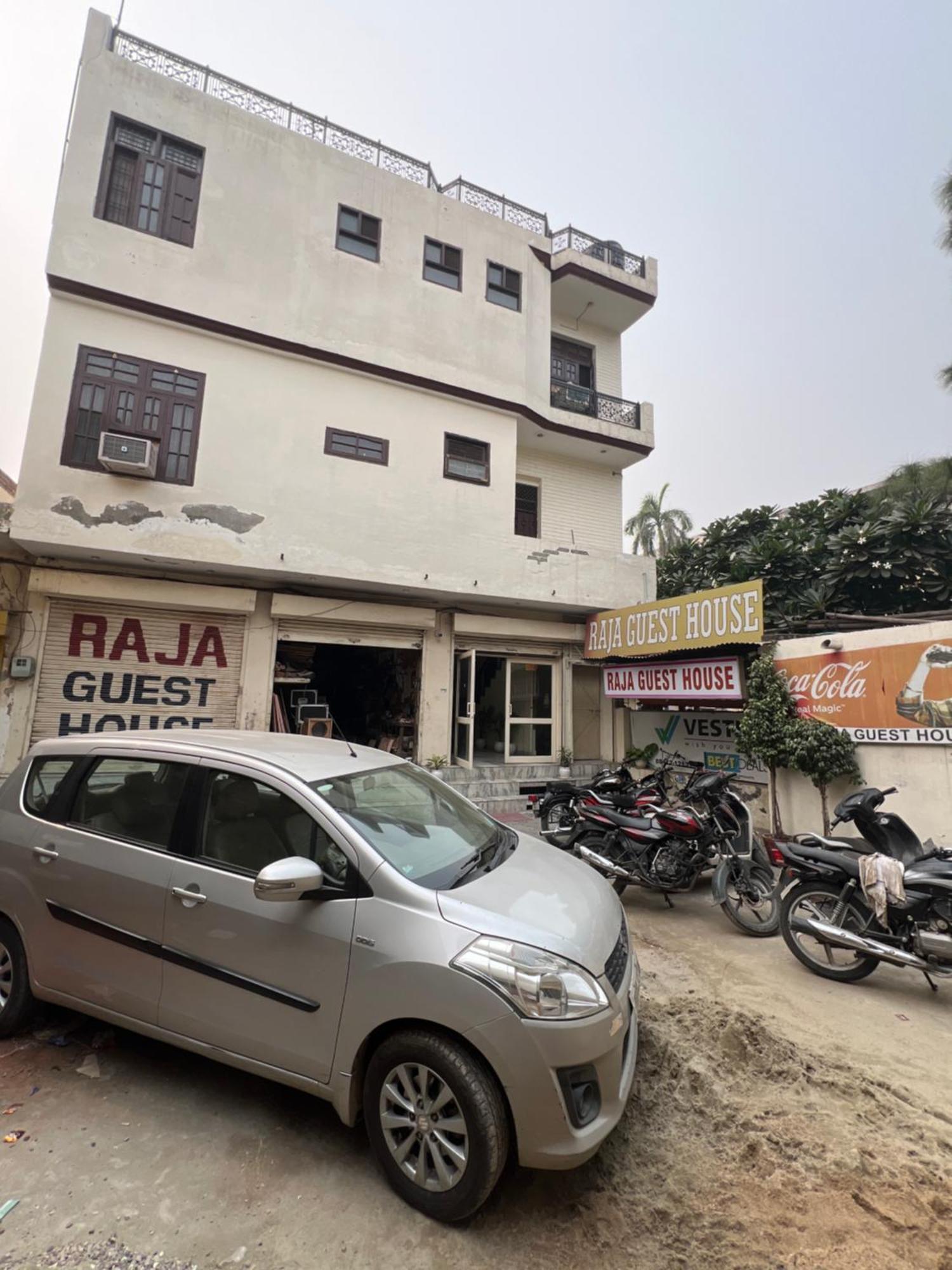 Raja Guest House -- Jalandhar Railway Station -- For Family, Couples, Travellers Dış mekan fotoğraf