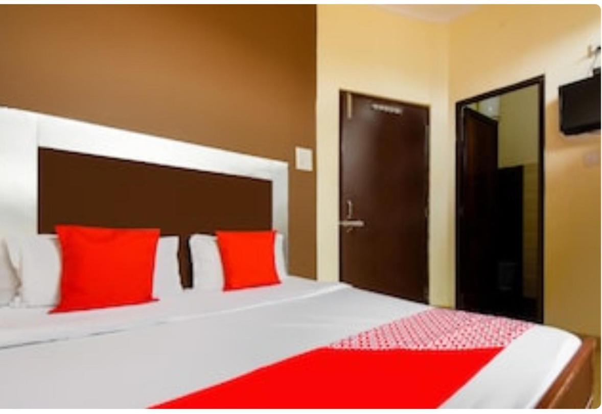 Raja Guest House -- Jalandhar Railway Station -- For Family, Couples, Travellers Dış mekan fotoğraf